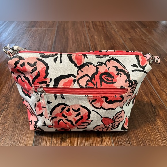 NWOT Giani Bernini crossbody bag. Non-leather. Adjustable strap. - Picture 2 of 15